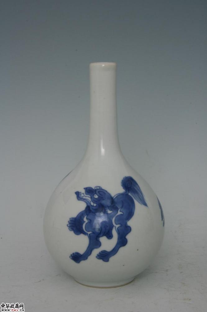 清康熙景德镇窑青花三狮纹胆瓶