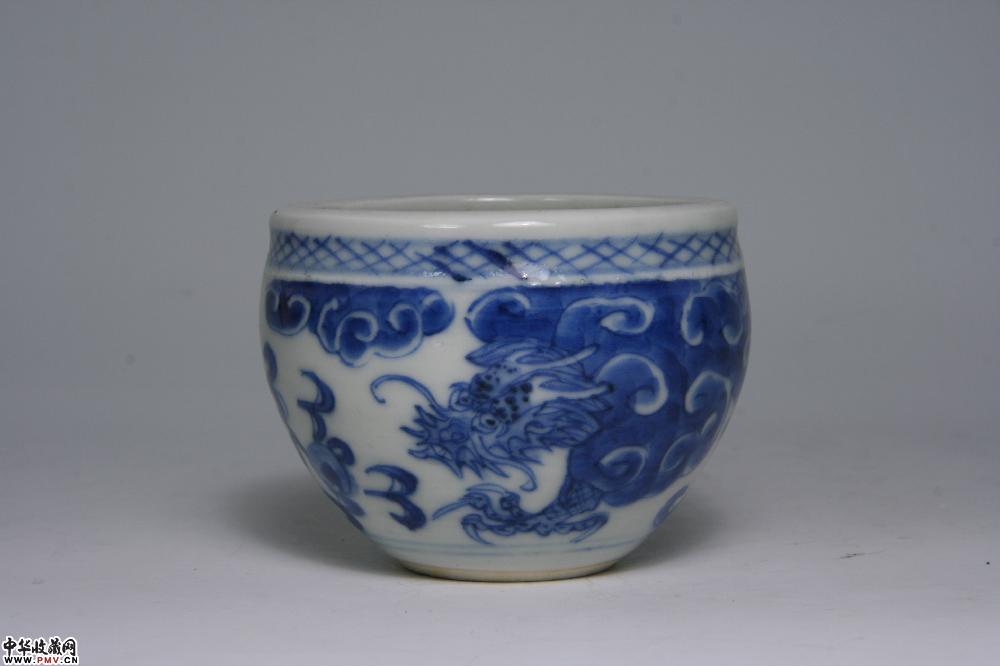 清乾隆景德镇窑青花云龙纹缸形洗
