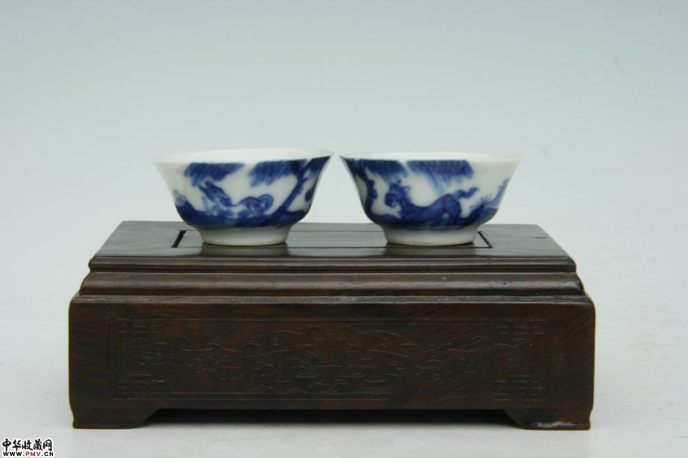 清乾隆景德镇窑青花骏马纹马蹄杯