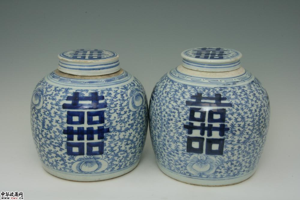 清道光景德镇窑青花淡描缠枝牡丹双喜盖罐（一对）