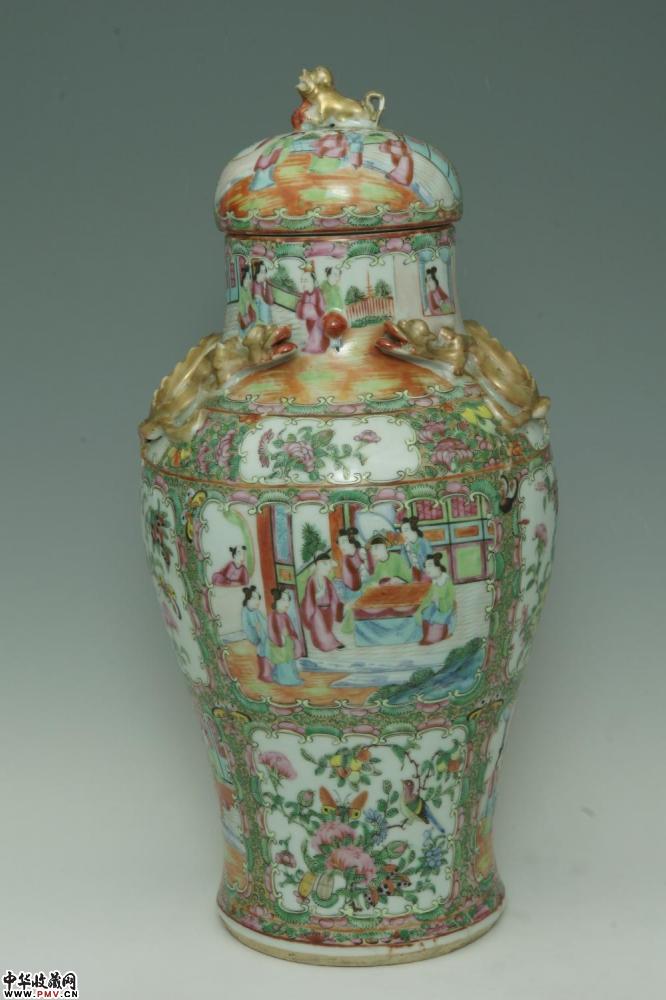 清嘉庆景德镇窑广彩开光人物花鸟纹贴螭龙狮钮盖瓶