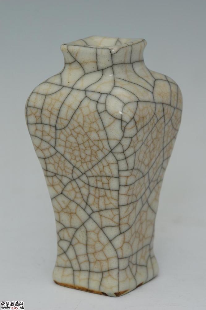 清雍正景德镇窑仿哥釉方形小梅瓶