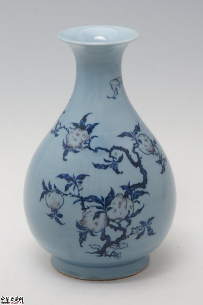 清乾隆景德镇窑天蓝地青花釉里红福寿纹玉壶春瓶