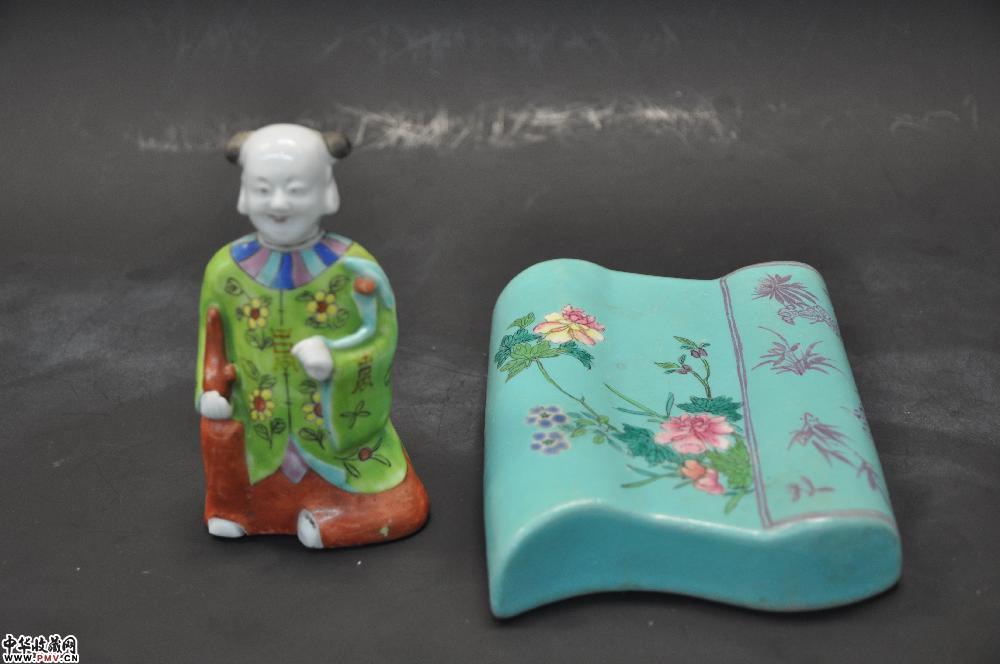 清乾隆粉彩壁瓶及小人物