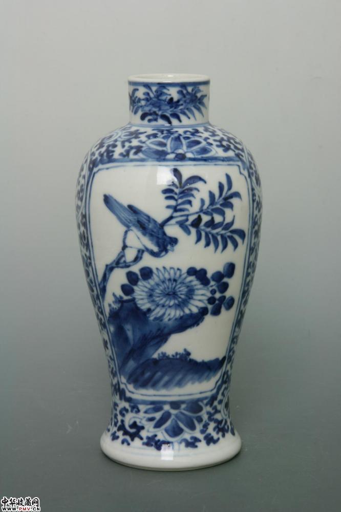 清光绪景德镇窑青花开光花鸟纹观音瓶