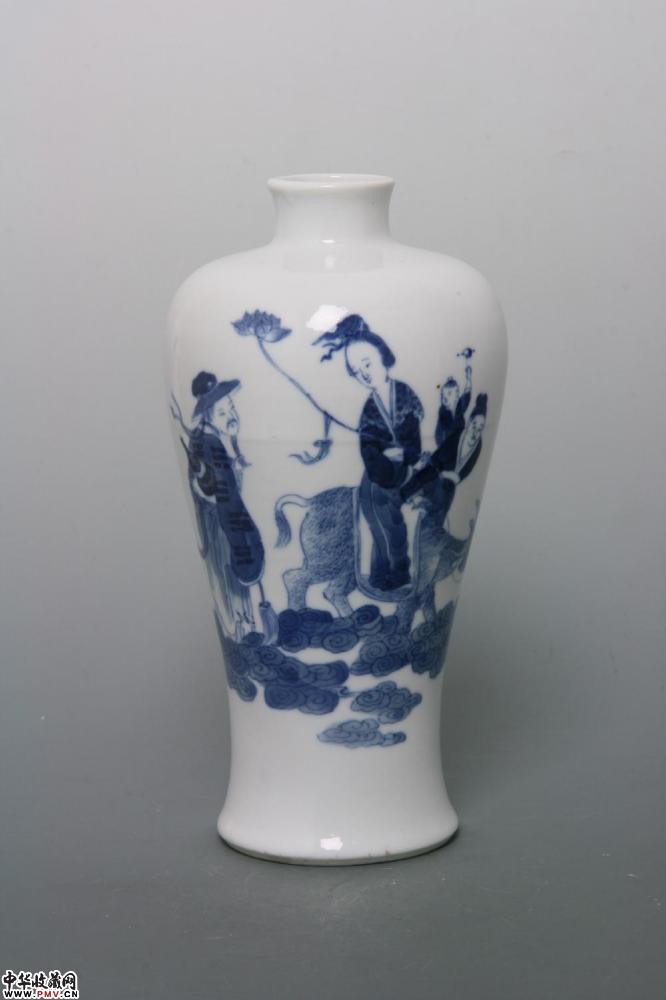 清光绪景德镇窑青花神话故事纹梅瓶