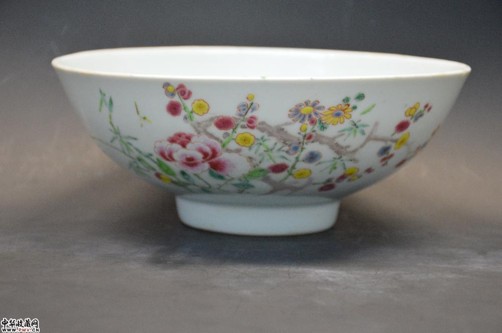 清雍正粉彩花卉碗