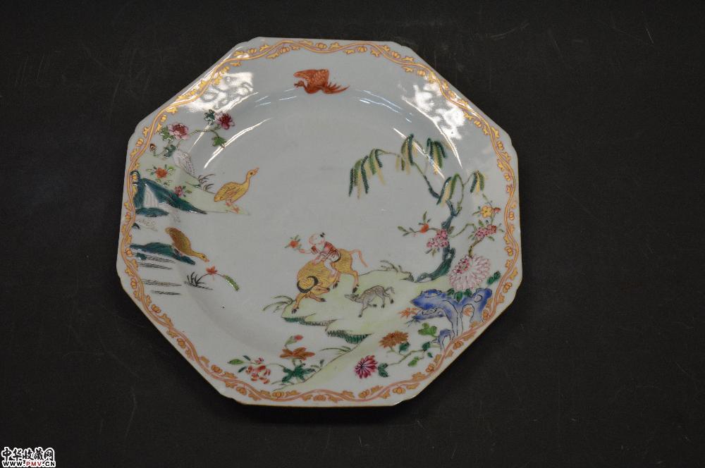 清乾隆粉彩人物花鸟盘