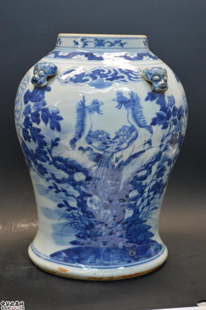 清中期青花凤凰牡丹瓶