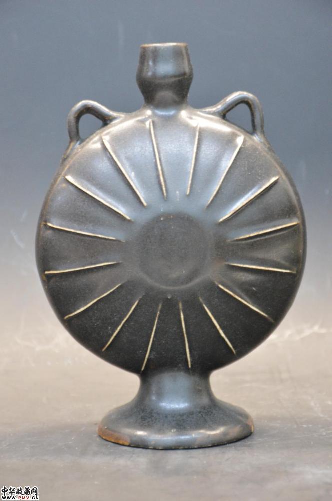 黑釉双系抱月瓶