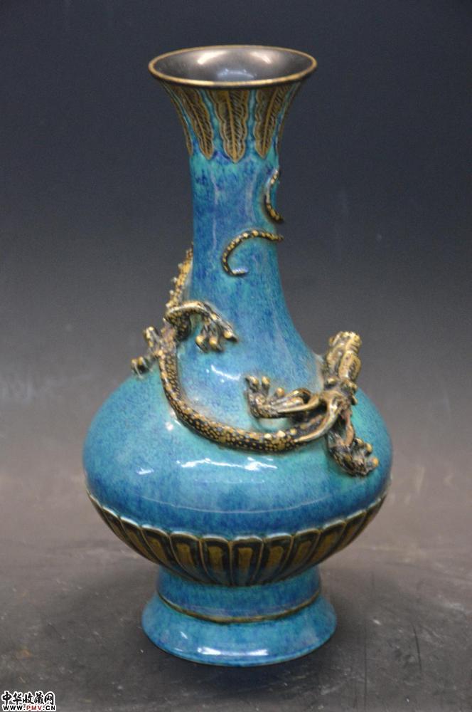 民国炉钧釉贴螭龙撇口瓶