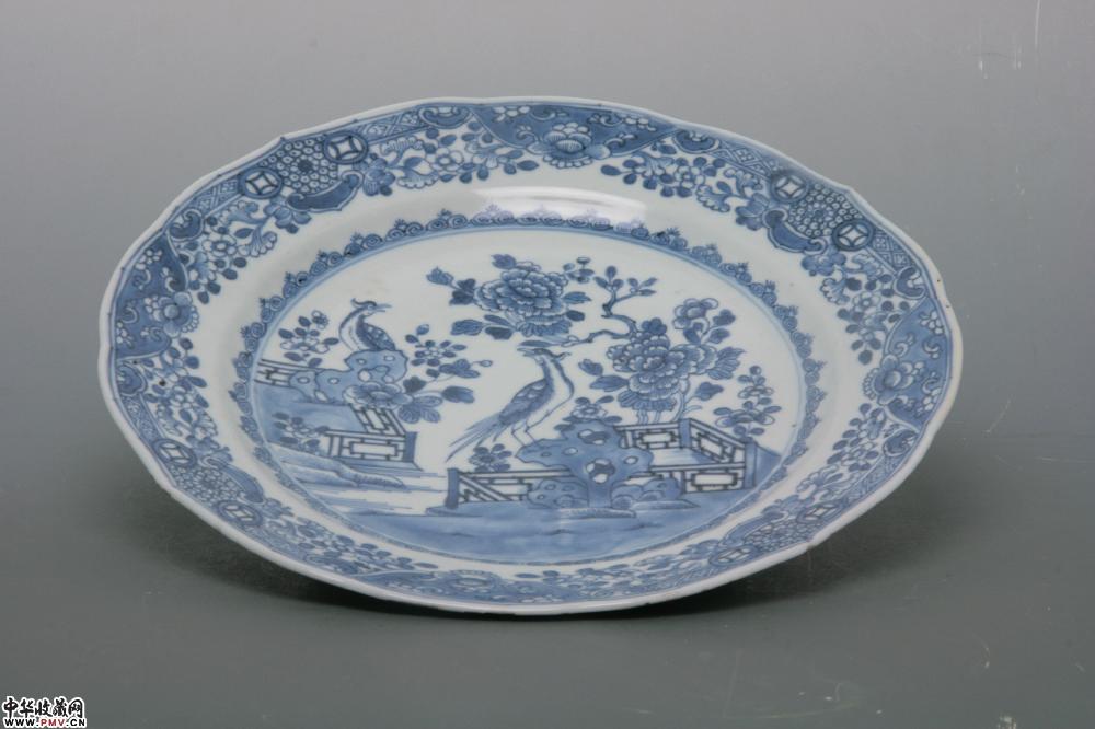 清乾隆景德镇窑青花花鸟纹菱口盘