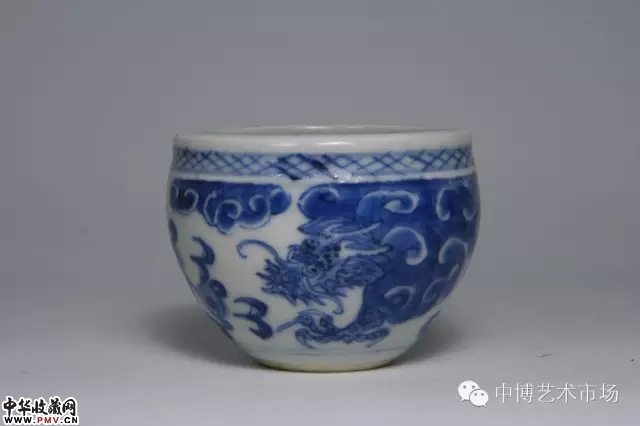 清乾隆景德镇窑青花云龙纹缸形洗