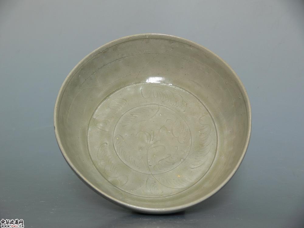 北宋越窑系青釉刻划花圆洗