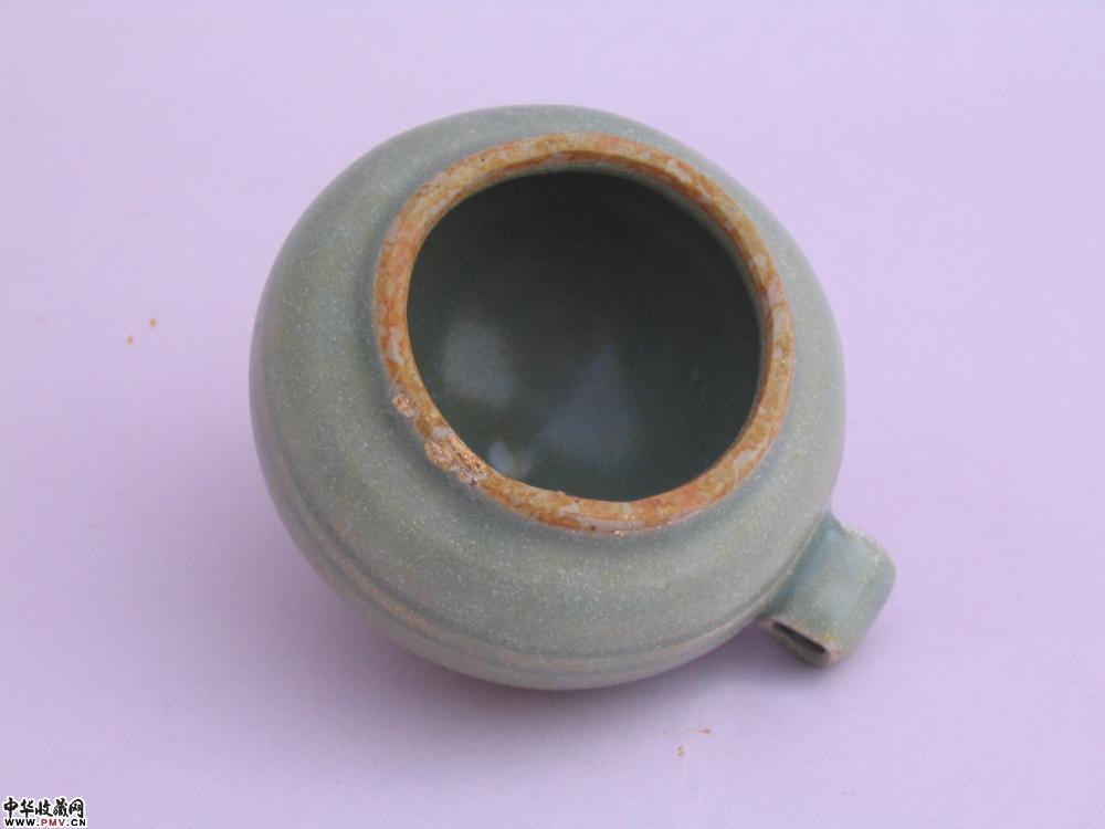 南宋龙泉窑鸡心鸟食罐