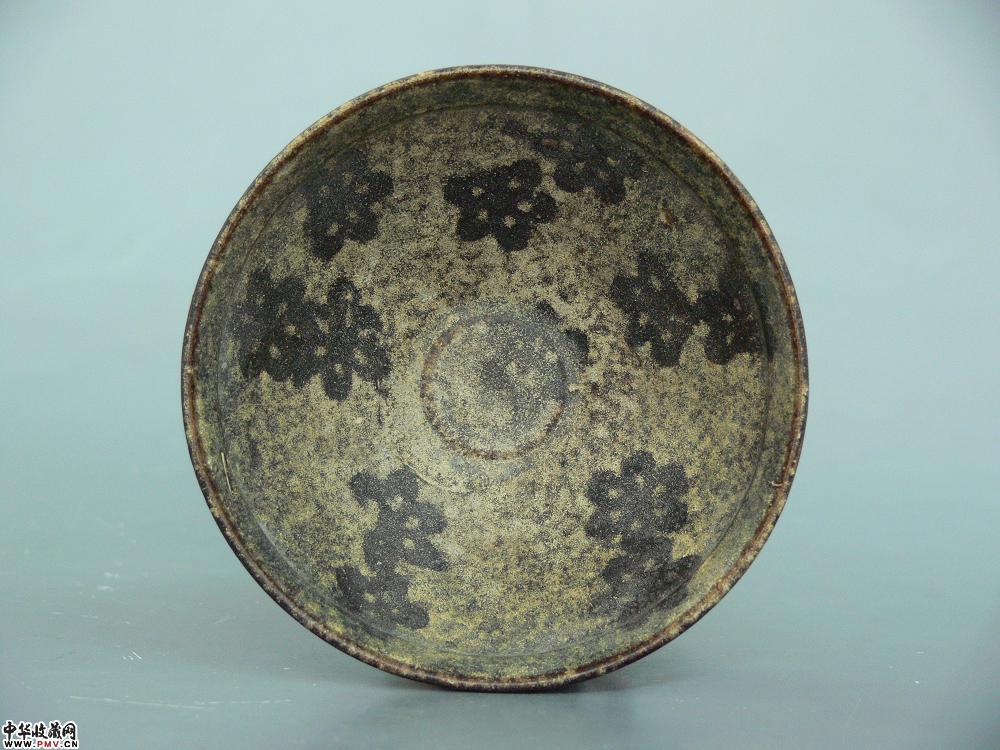 南宋吉州窑剪纸贴花盏