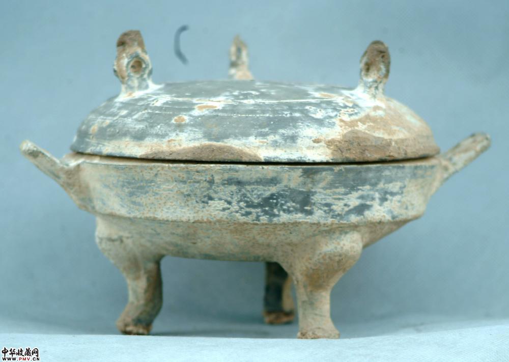\\汉灰陶三足双耳三纽盖
