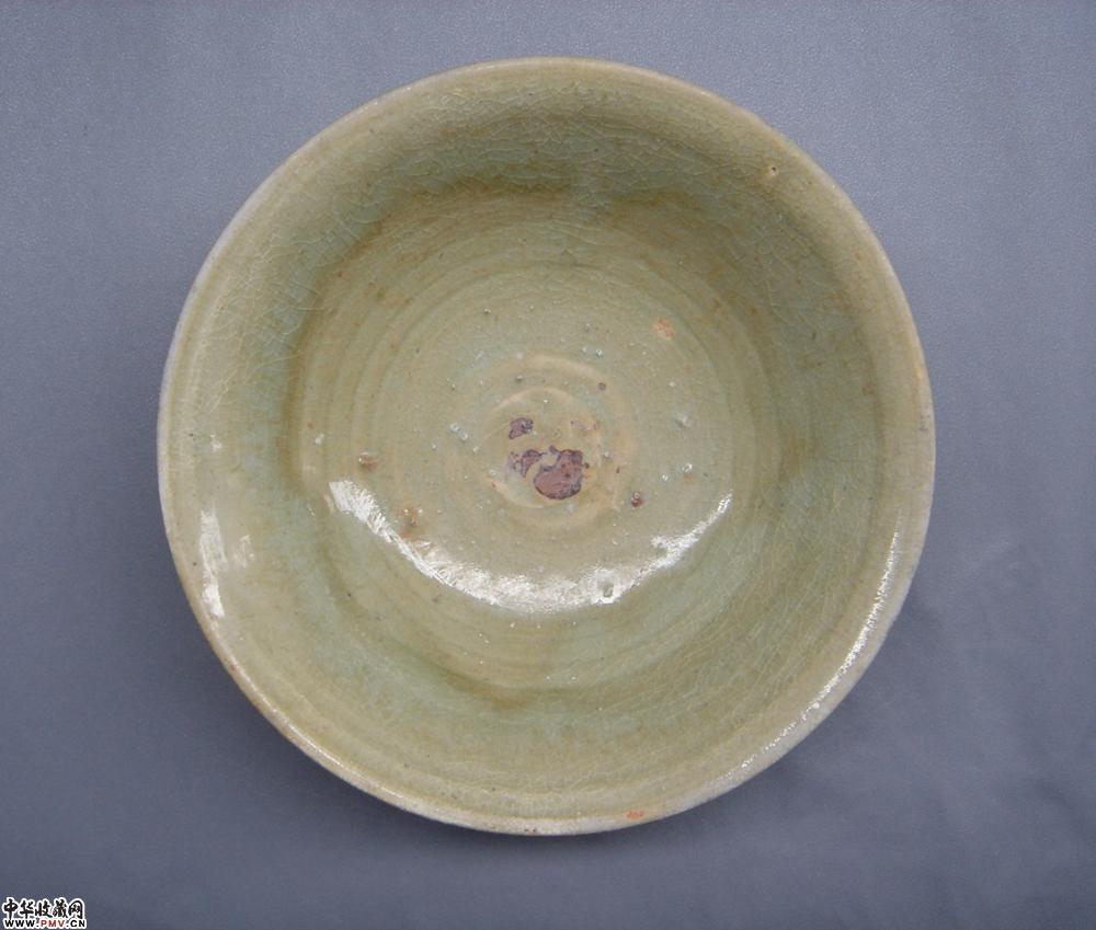 明代龙泉窑青釉斜口碗