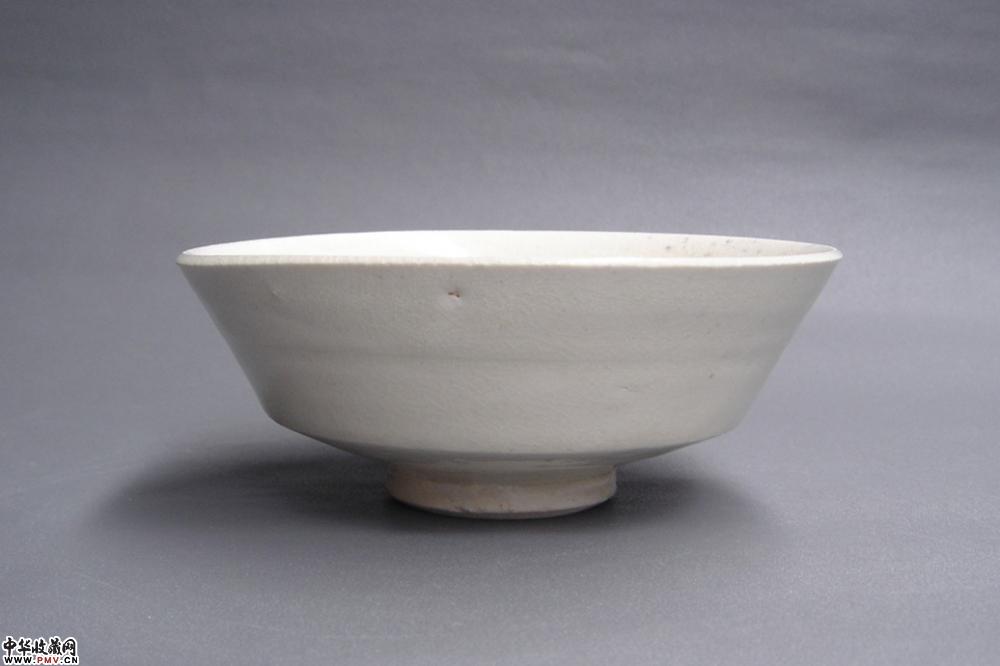 元代青白釉折腰碗