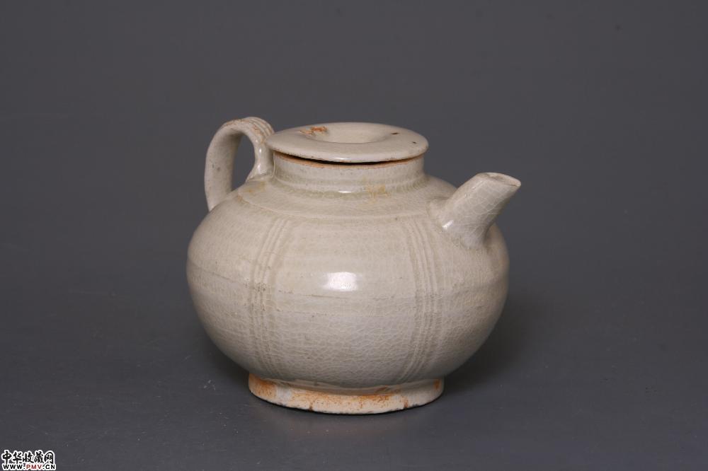 南宋青白釉划花执壶