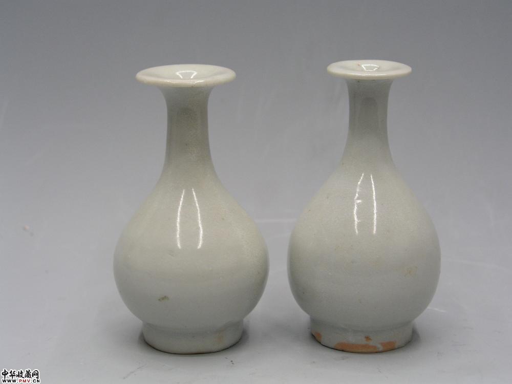 元青白釉玉壶春瓶一对