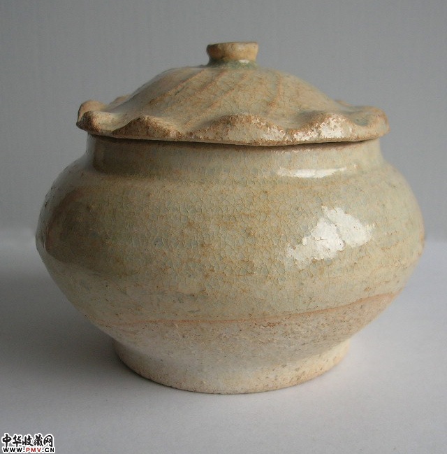 元代荷叶盖罐