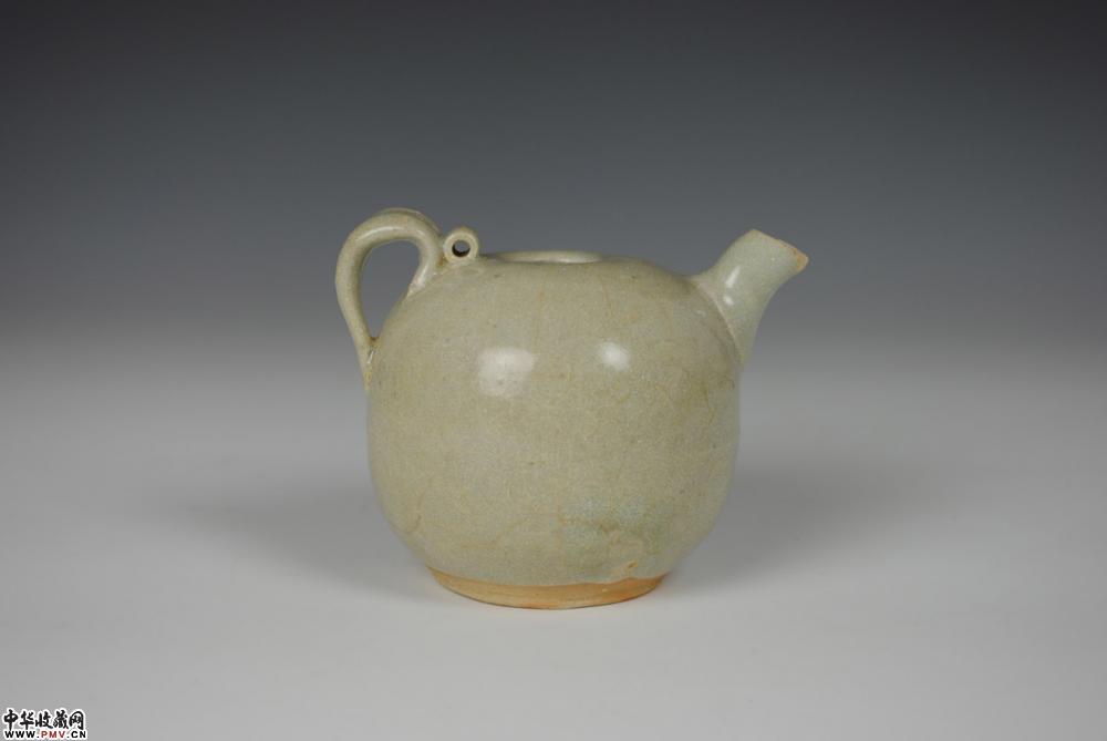 元景德镇窑卵白釉水注