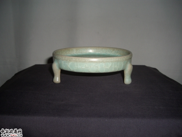 庆世博展-宋汝瓷天青釉三足洗 庆世博展-宋汝瓷天青釉三足洗