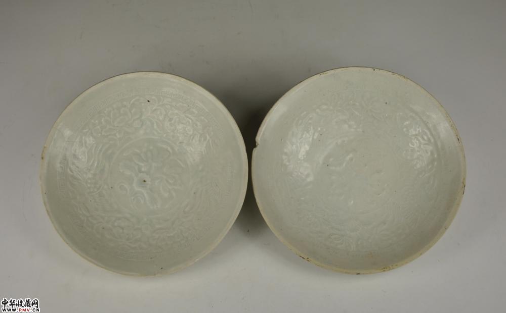 南宋景德镇窑仿定印双凤牡丹纹盘（一对）