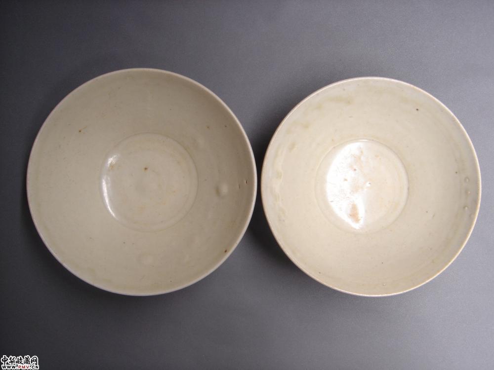 五代青白釉碗(一对)