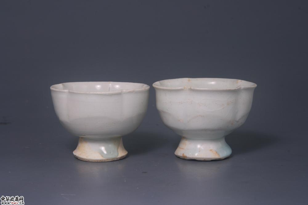 北宋青白釉花口小杯（2只）
