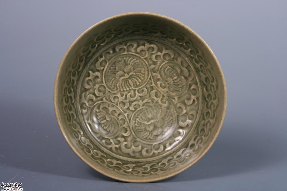 北宋耀州窑青釉印刻花卉纹碗