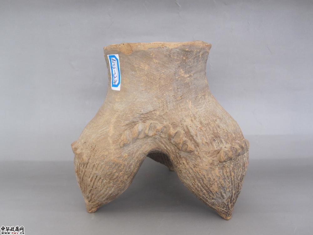 新石器龙山文化单耳陶鬶《已售 新石器龙山文化单耳陶鬶《已售