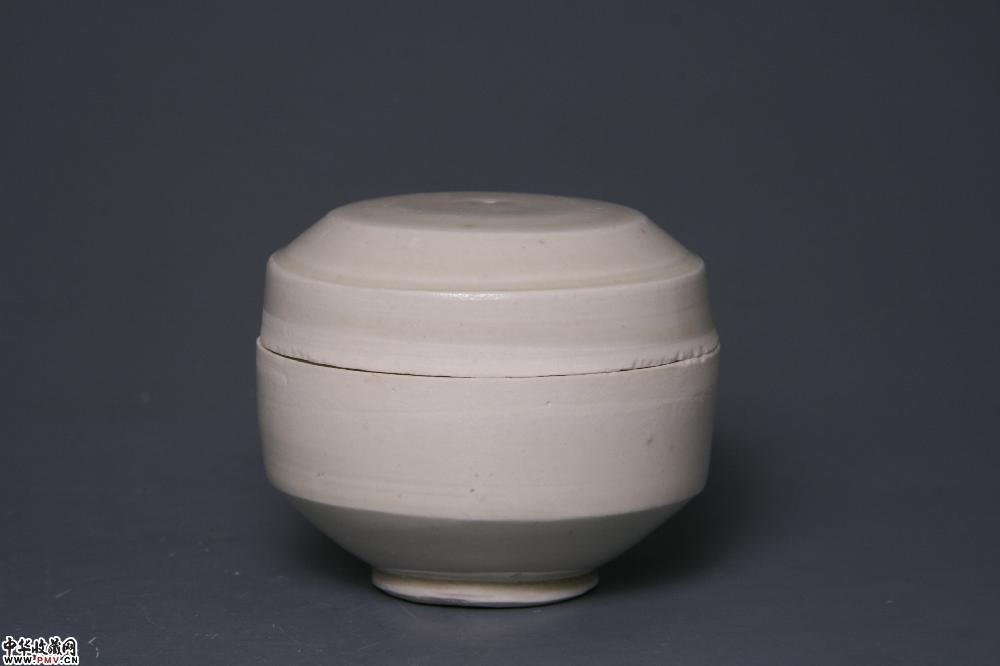 金代定窑白釉盖盒