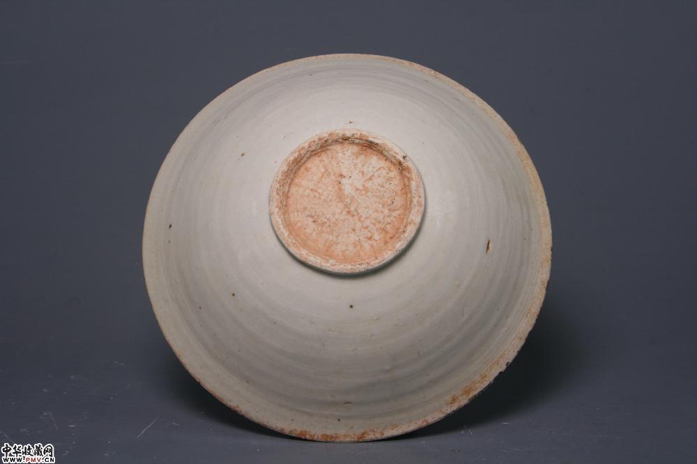 南宋南丰窑青白釉印双鱼纹芒口碗一对