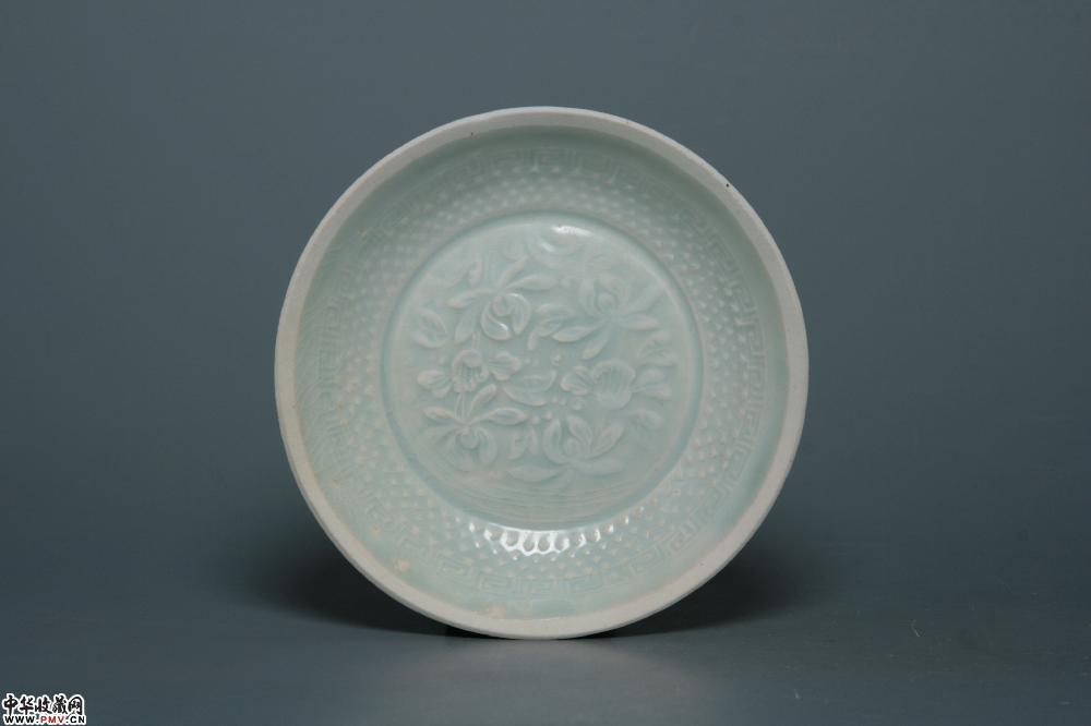 南宋青白釉印花芒口碟