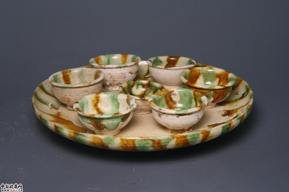 唐代巩县窑三彩七星托盘