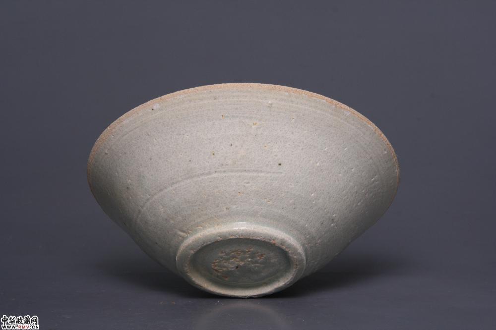 南宋南丰窑青白釉芒口碗