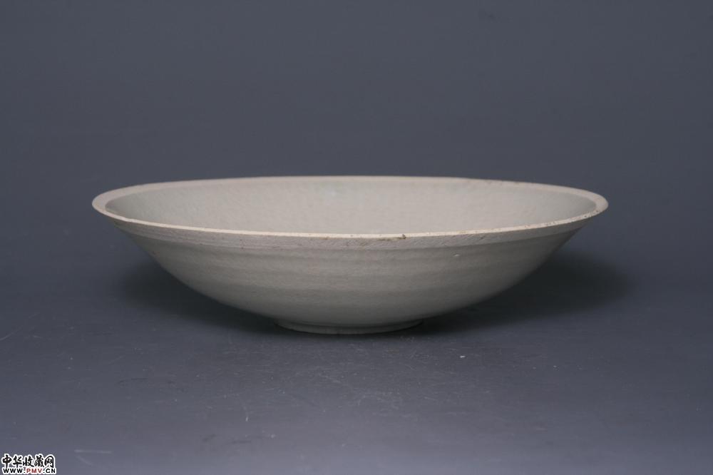 南宋南丰窑青白釉印双鱼纹芒口碗