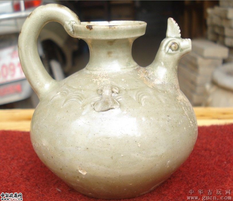 西晋点彩鸡首壶《已售》 西晋点彩鸡首壶《已售》