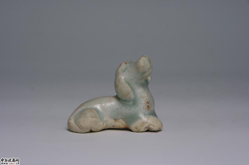 北宋湖田窑青白釉卧狗