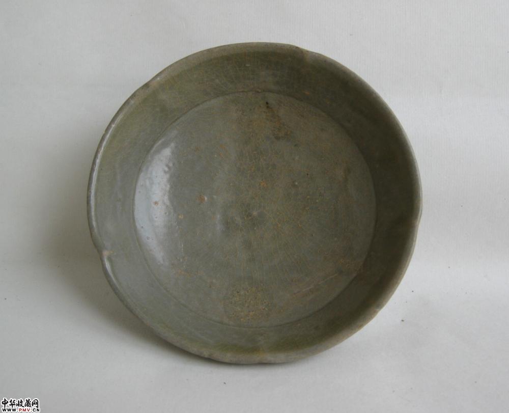 五代越窑出筋葵口盏一只