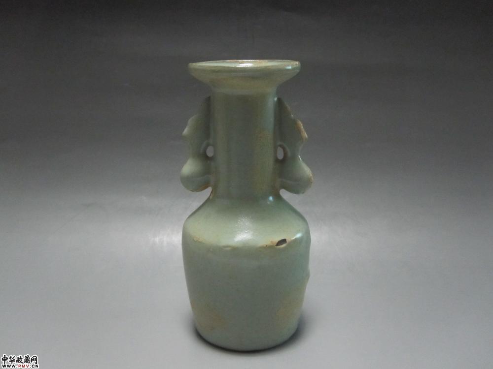 南宋龙泉窑双耳盘口瓶