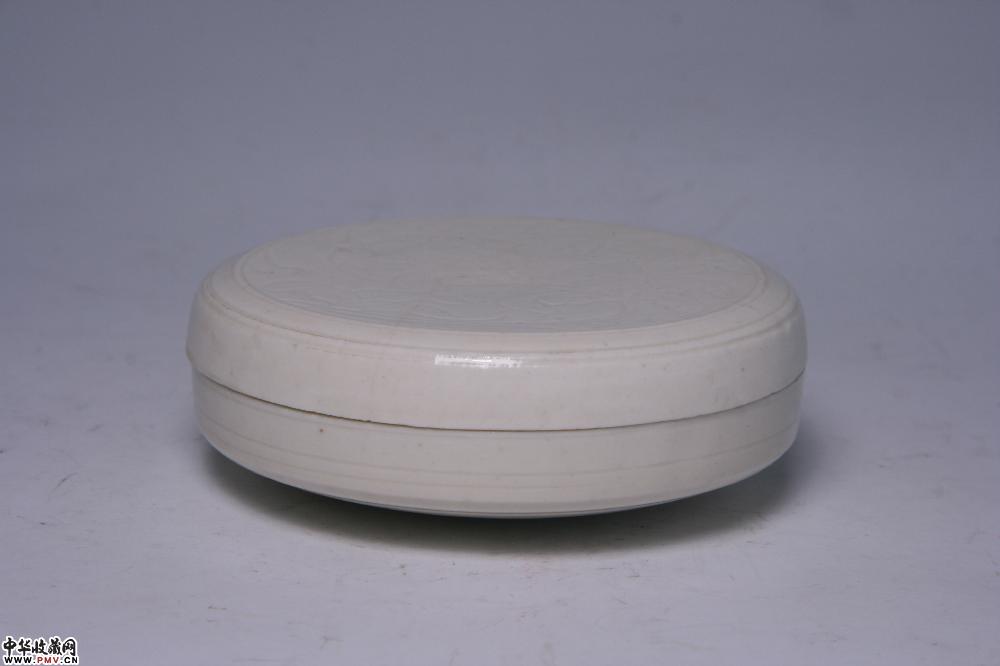 宋白釉划花印盒