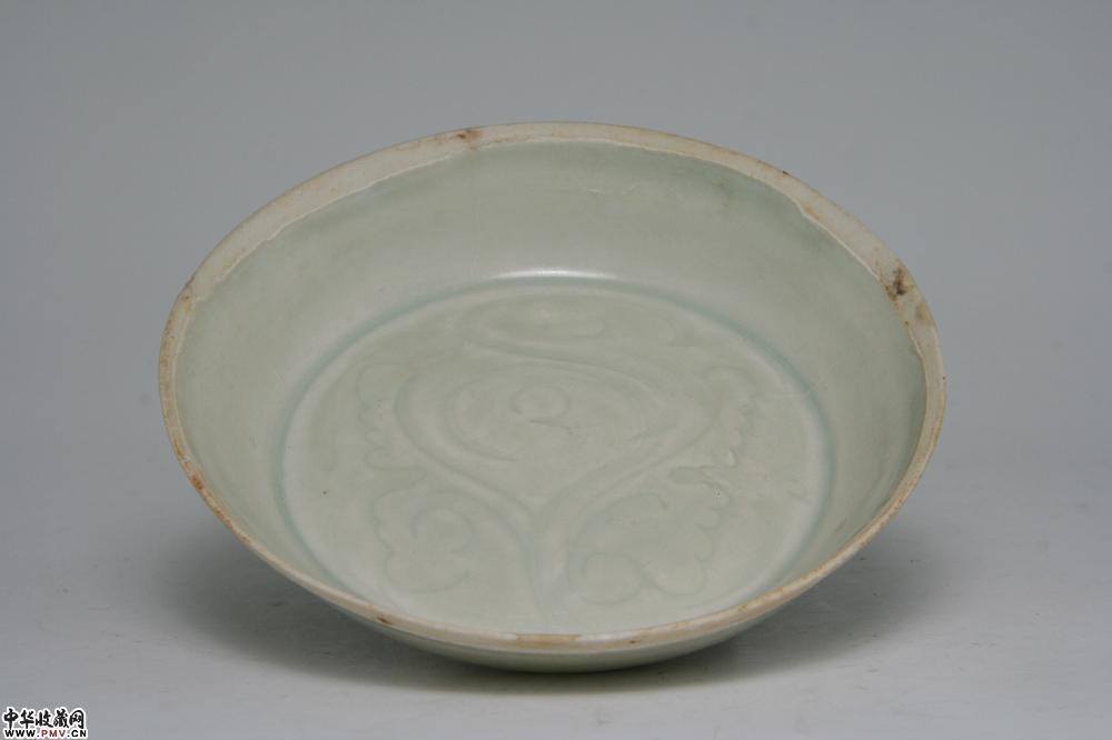 南宋湖田窑青白釉刻花芒口洗
