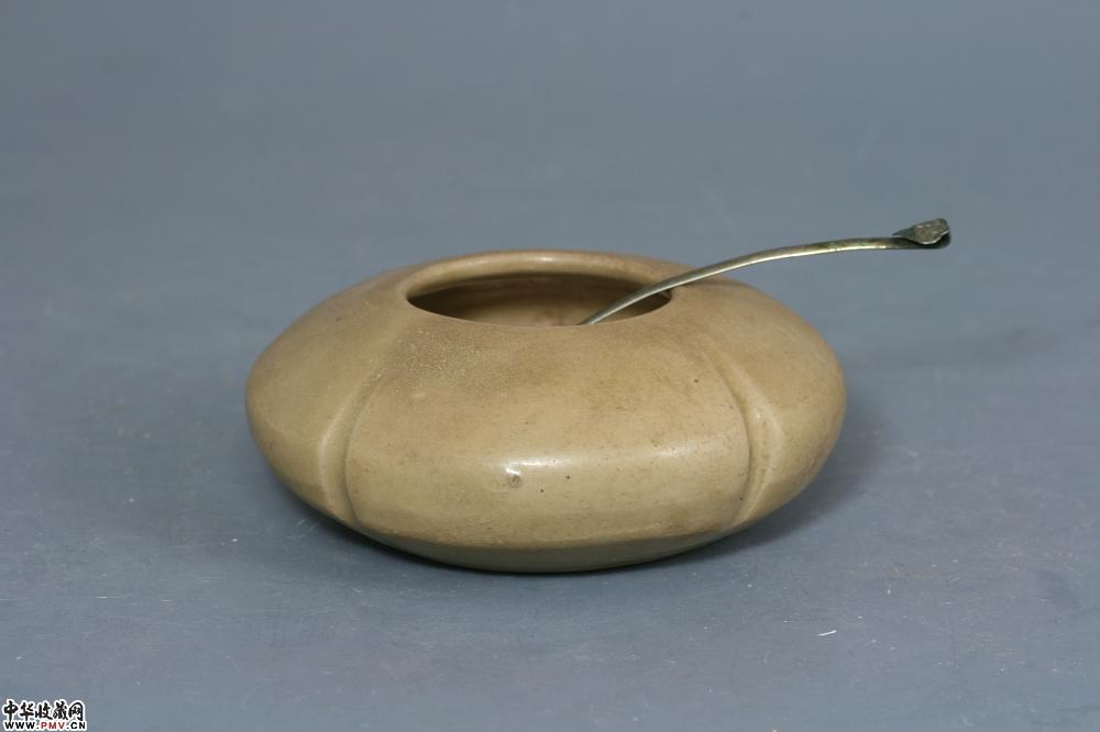 唐越窑青釉四棱水盂