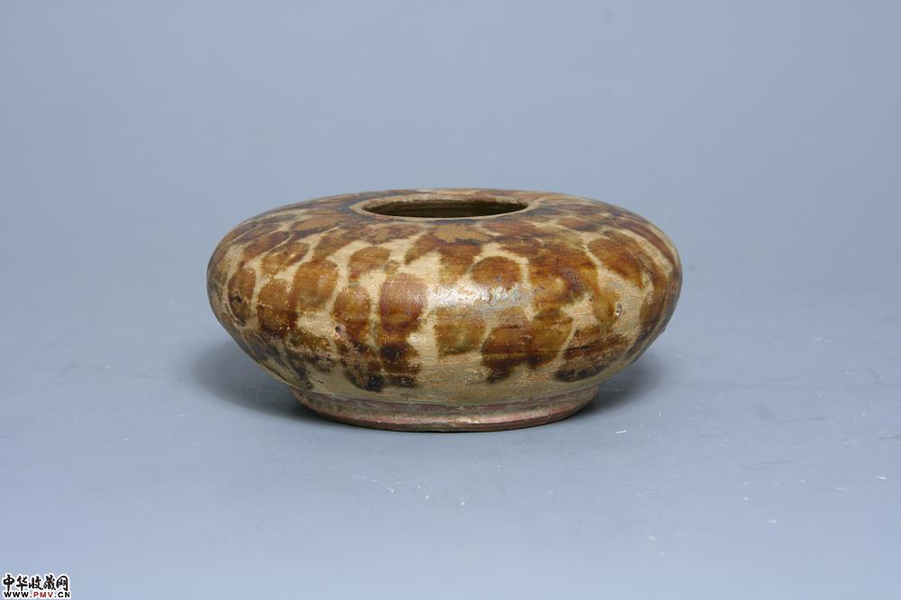 唐湘阴窑青釉点酱彩水丞