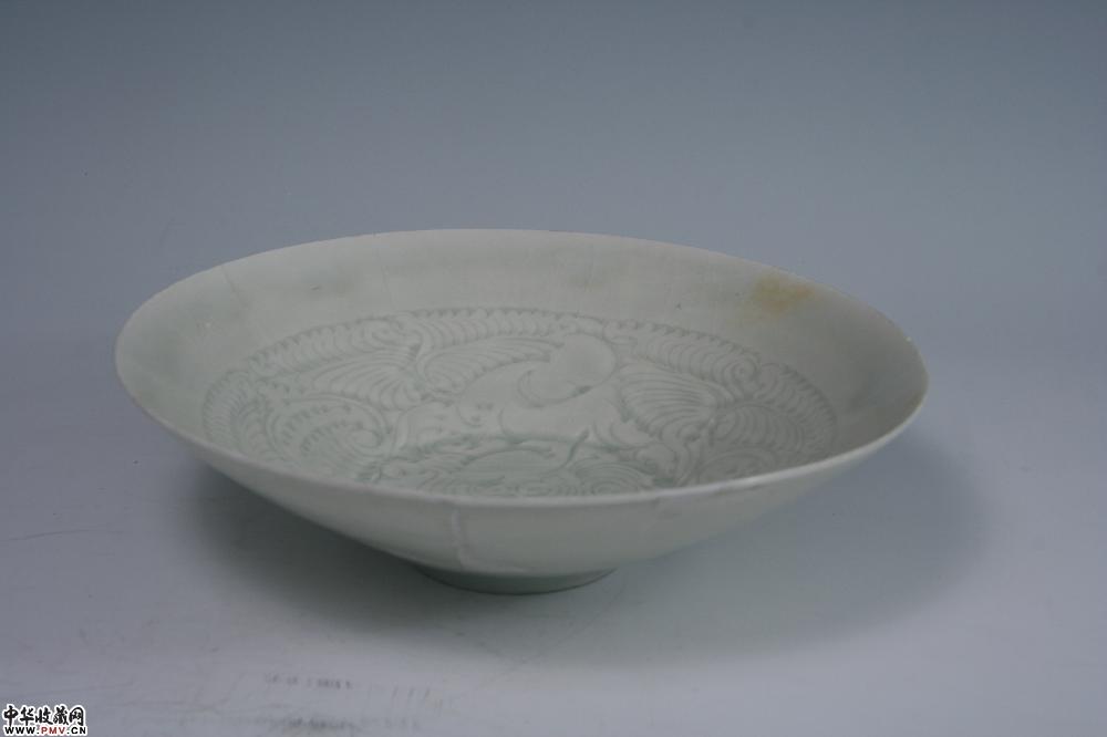 北宋湖田窑青白釉刻娃娃纹碗