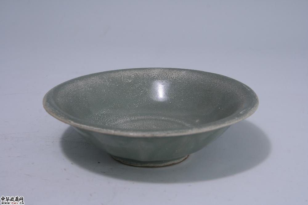 南宋龙泉窑青釉莲瓣纹洗