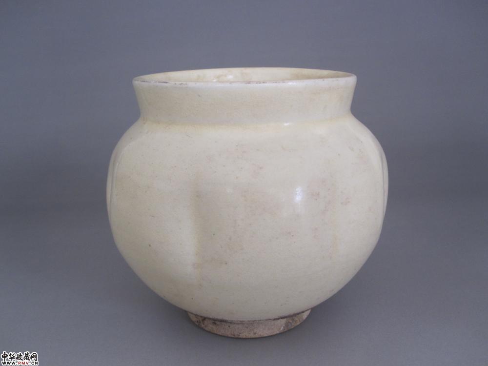 宋代白釉瓜楞罐《已售》